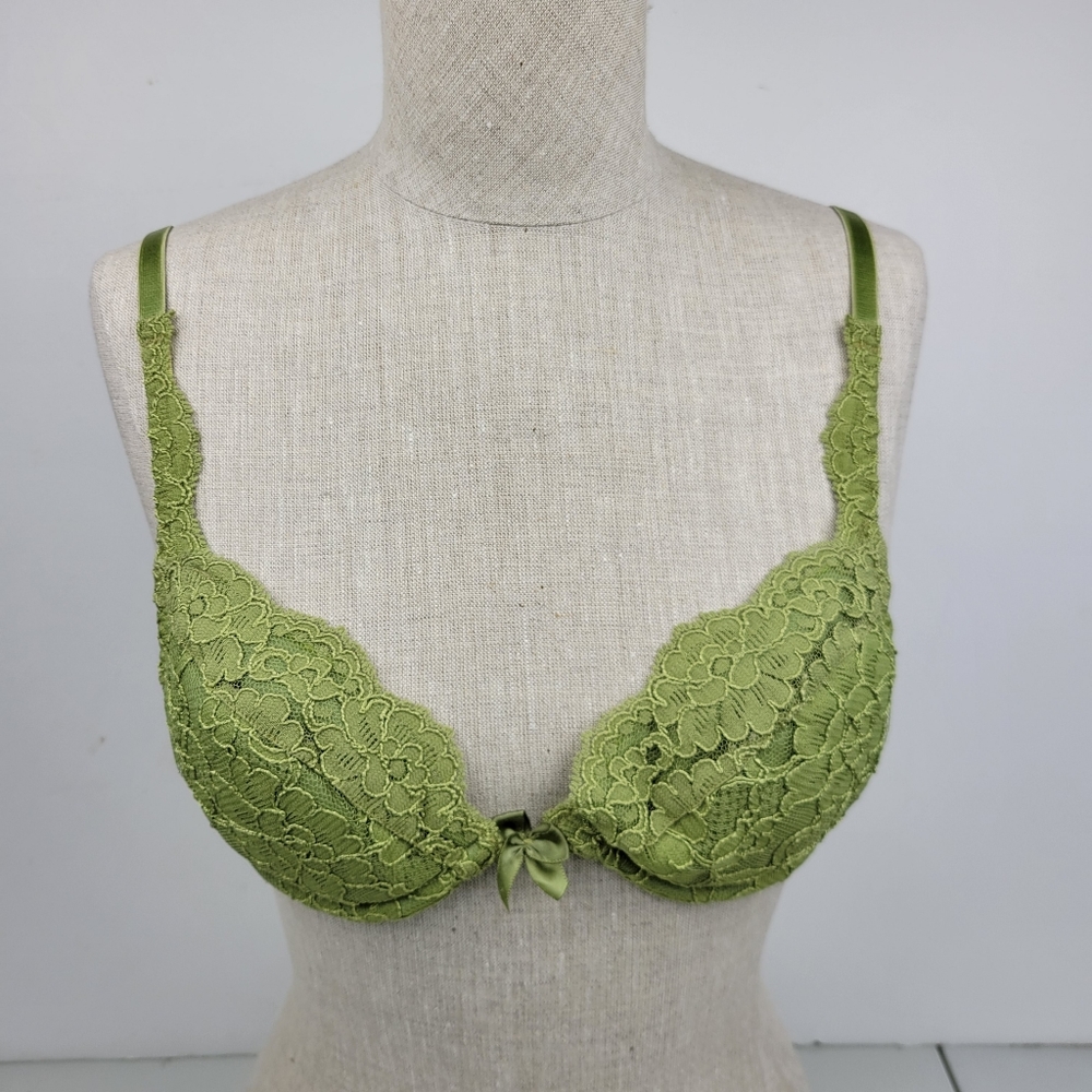 Victoria's Secret Vintage wire Bra 32B